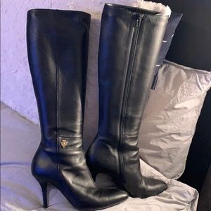 Gucci Boots. Black leather. Size 38 (8M)